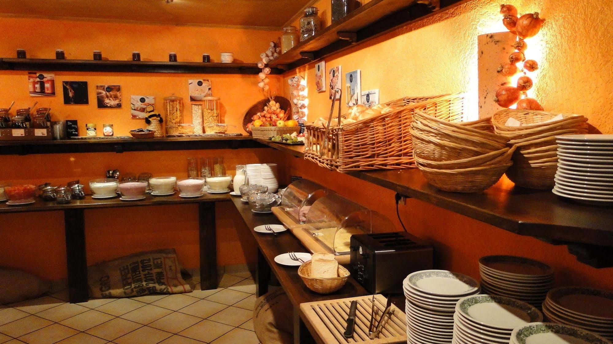吕德斯海姆特劳贝酒店 外观 照片